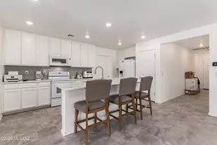 8569 W Amazilia Pl, Tucson, AZ 85757 - Photo 5