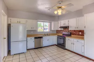 1422 S Moonflower Ln, Tucson, AZ 85748 - Photo 11