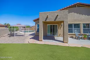 8241 N Stonehill Dr, Tucson, AZ 85743 - Photo 37