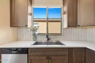 12076 W Makenna Ln, Marana, AZ 85653 - Photo 17