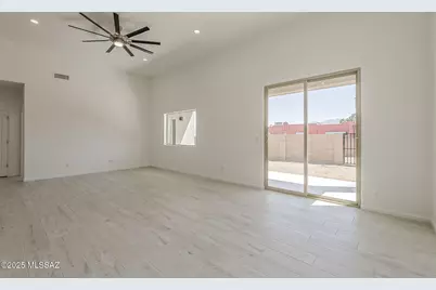 121 W Calle Escudilla, Green Valley, AZ 85614 - Photo 9