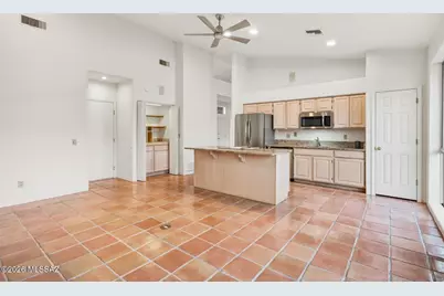 5590 N Waterfield Drive, Tucson, AZ 85750 - Photo 7