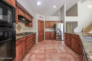 831 S Rincon Rising Rd, Tucson, AZ 85748 - Photo 7