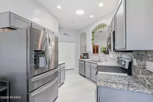 2452 S Orchard View Dr, Green Valley, AZ 85614 - Photo 3