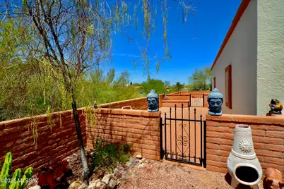858 S Camino Guarina, Green Valley, AZ 85614 - Photo 13