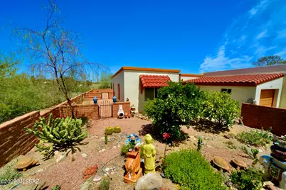858 S Camino Guarina, Green Valley, AZ 85614 - Photo 1