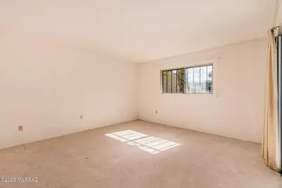 1409 W Calle Mendoza, Green Valley, AZ 85622 - Photo 13