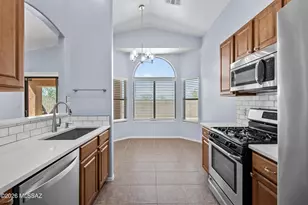 10529 E Ottoman Dr, Tucson, AZ 85747 - Photo 1