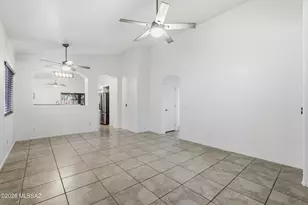 9557 N Englewood Dr, Tucson, AZ 85743 - Photo 5