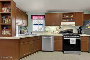11762 W Peaceful Ln, Tucson, AZ 85735 - Photo 13