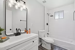 2640 N Fairview Ave, Tucson, AZ 85705 - Photo 11