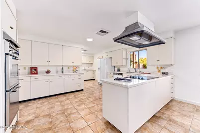 2635 E Camino La Zorrela, Tucson, AZ 85718 - Photo 11