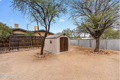201 N Tyndall Avenue, Tucson, AZ 85719 - Photo 23