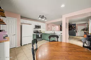 1588 W Beantree Ln, Tucson, AZ 85713 - Photo 9