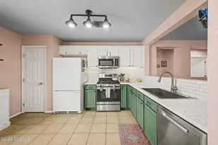 1588 W Beantree Ln, Tucson, AZ 85713 - Photo 11