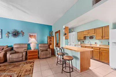 1212 W Calle Alcazar, Green Valley, AZ 85622 - Photo 11