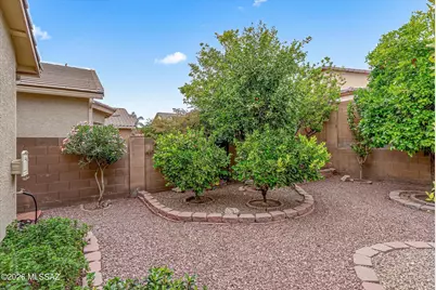 1106 W Montelupo Drive, Oro Valley, AZ 85755 - Photo 35