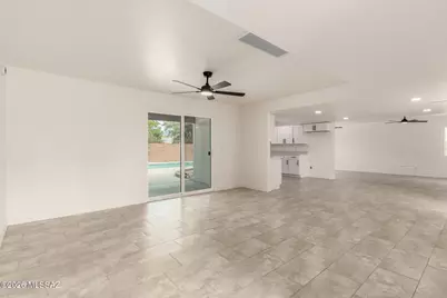 9035 E Berkshire Circle, Tucson, AZ 85710 - Photo 13