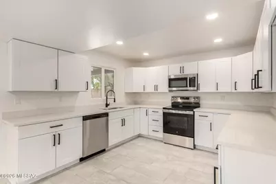 9035 E Berkshire Circle, Tucson, AZ 85710 - Photo 17
