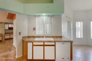 651 W Camino del Bondadoso, Green Valley, AZ 85614 - Photo 11