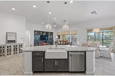 2324 E Dream Catcher Drive, Green Valley, AZ 85614 - Photo 5
