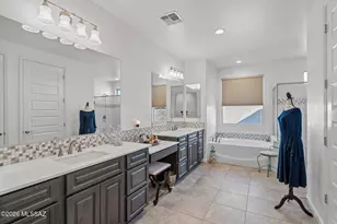 2324 E Dream Catcher Dr, Green Valley, AZ 85614 - Photo 19