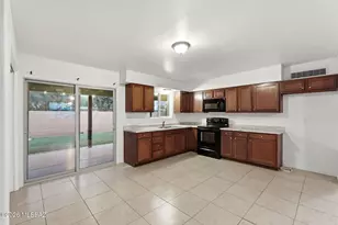 1983 W La Osa Dr, Tucson, AZ 85705 - Photo 7