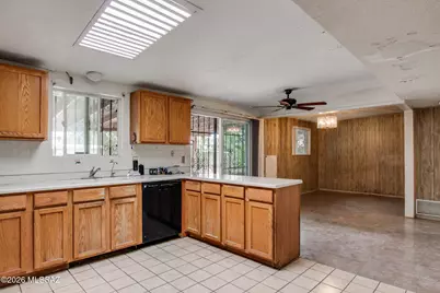 9352 E Palm Tree Drive, Tucson, AZ 85710 - Photo 5