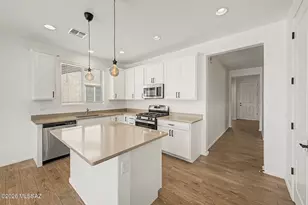 10847 W Sarabella Dr, Marana, AZ 85653 - Photo 9
