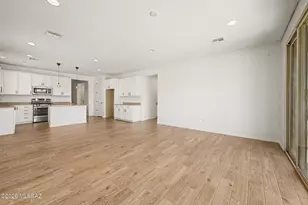 10847 W Sarabella Dr, Marana, AZ 85653 - Photo 9
