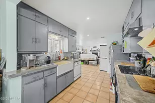 1172 E Allen Rd, Tucson, AZ 85719 - Photo 7