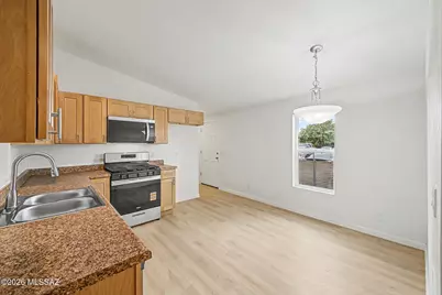 655 W 42nd Street, Tucson, AZ 85713 - Photo 7