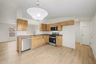 655 W 42nd St, Tucson, AZ 85713 - Photo 9