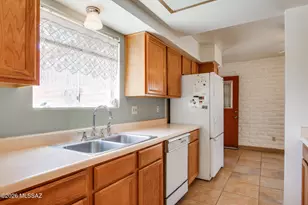 160 W Vista Grande Dr, Tucson, AZ 85704 - Photo 9