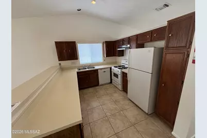 1821 W Mountain Oak Lane, Tucson, AZ 85746 - Photo 5