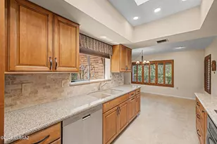 2025 W Ashbrook Dr, Tucson, AZ 85704 - Photo 3