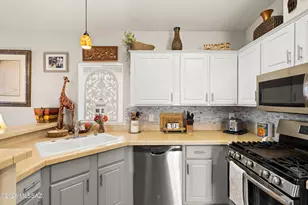 1158 W Calle Trios Los Panchos, Sahuarita, AZ 85629 - Photo 17