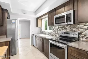 221 W Calle Canon De Faber, Green Valley, AZ 85614 - Photo 19