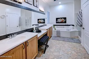 1734 W Acacia Bluffs Dr, Green Valley, AZ 85622 - Photo 15
