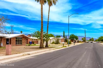 6825 E Oberlin Drive, Tucson, AZ 85710 - Photo 3