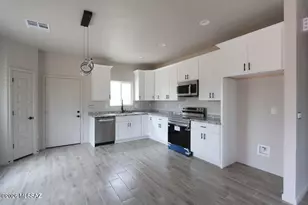 670 W Wyoming St, Tucson, AZ 85706 - Photo 5