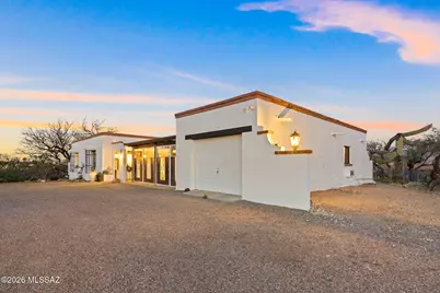 1931 S Calle Montanosa, Green Valley, AZ 85622 - Photo 11