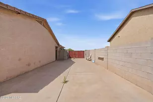 12383 W Jenero Dr, Arizona City, AZ 85123 - Photo 29