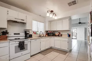 4697 W Globeberry St, Tucson, AZ 85741 - Photo 7