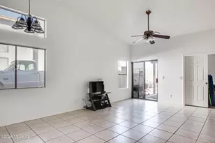 4697 W Globeberry St, Tucson, AZ 85741 - Photo 9