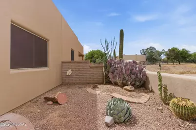 860 W Calle De La Pelotita, Green Valley, AZ 85614 - Photo 23