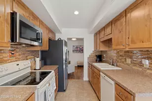 307 N Calle De Las Profetas, Green Valley, AZ 85614 - Photo 7