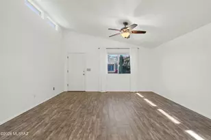 997 W Paria Ln, Tucson, AZ 85704 - Photo 9