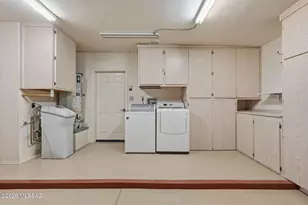 490 S Corte Del Poeta, Green Valley, AZ 85614 - Photo 39