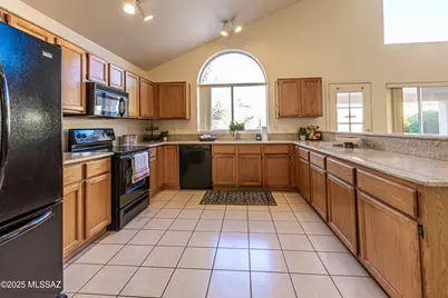 1380 W Copper Creek Place, Oro Valley, AZ 85737 - Photo 3